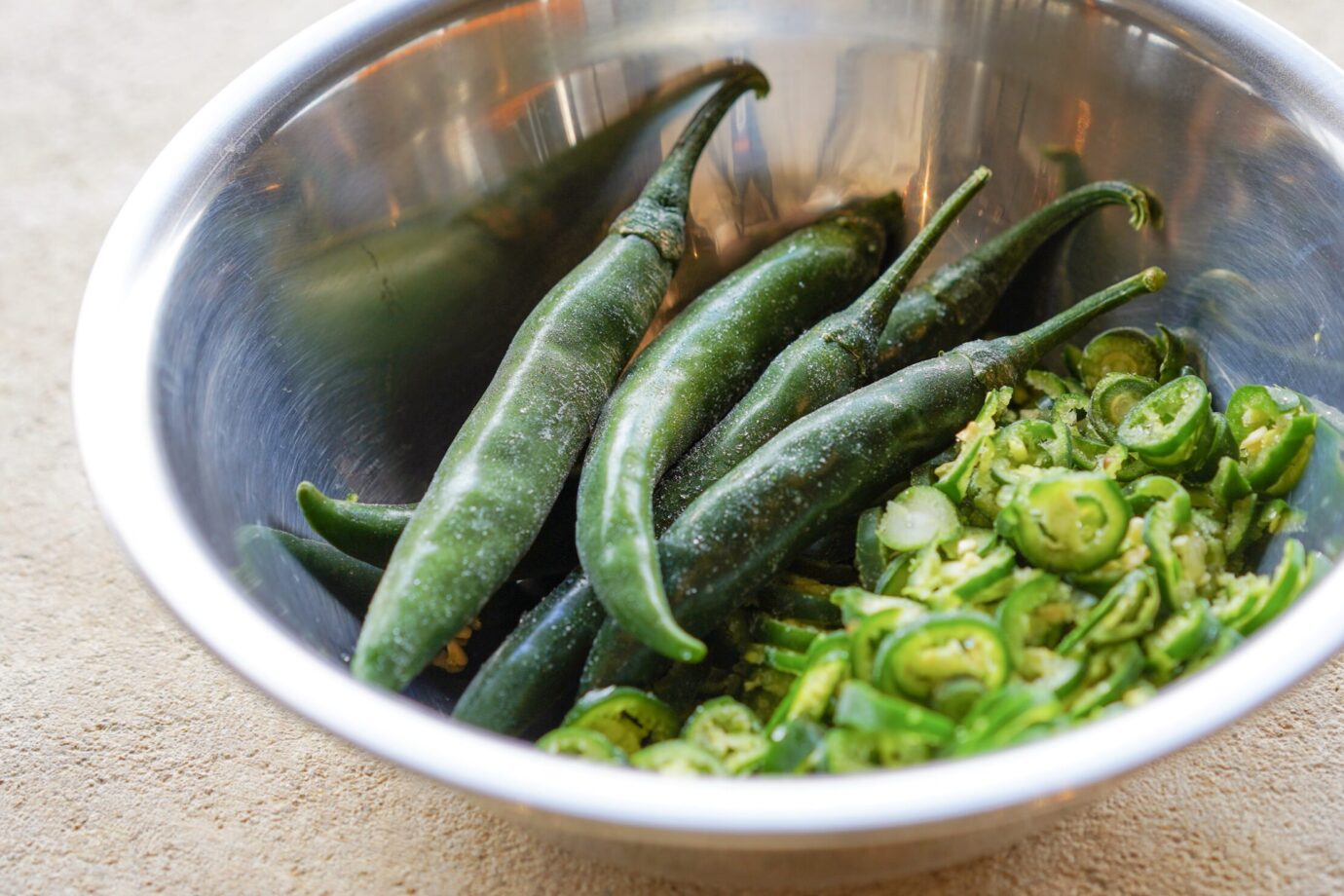 辛口の青唐辛子と甘口の青唐辛子