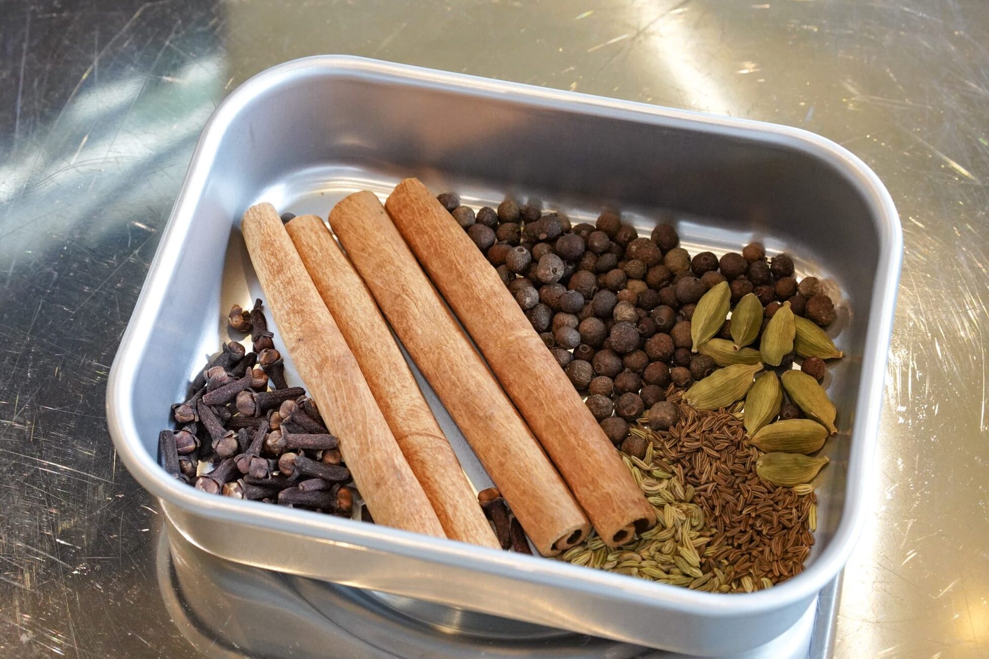 リバイバルコーラに使用したスパイスの一部